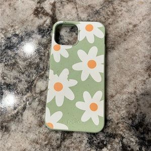 Pela case for iPhone 13 mini. Green with daisies.